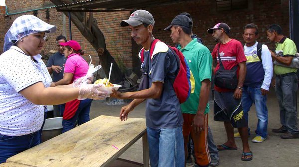 La Iglesia Católica colombiana organizó un «mercatón para los venezolanos» que huyeron de la crisis