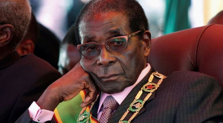El dictador Robert Mugabe dirigió un mensaje a Zimbabwe pero no anunció su renuncia