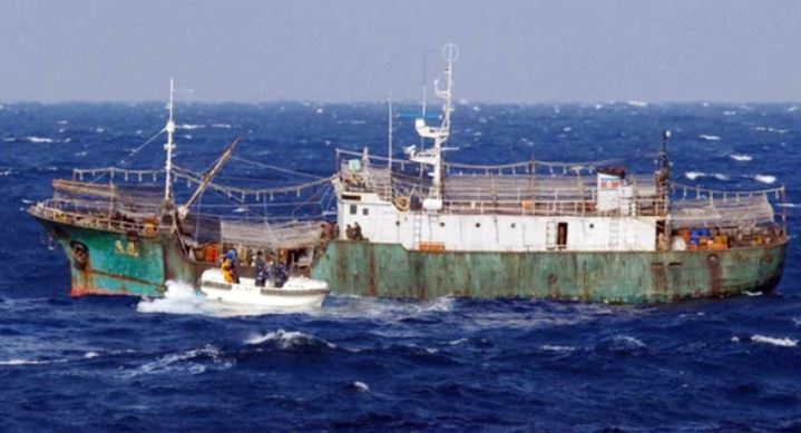 Sigue la ola de macabros barcos fantasmas norcoreanos a la deriva que llegan a Japón: suman 24 en un mes