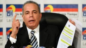 Los partidos de Leopoldo López y Henrique Capriles calificaron de «bajeza» la candidatura de Manuel Rosales