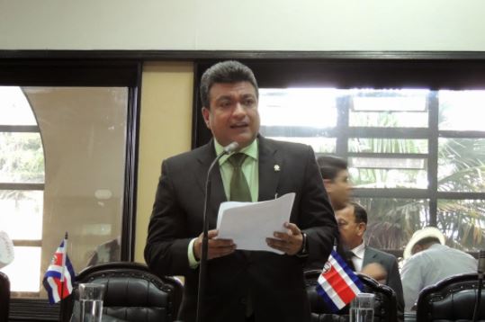 Liberacionista reconoce que investigación sobre cementazo beneficia a Juan Diego Castro