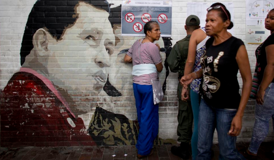 Chavismo arrasa en comicios municipales de gran abstención