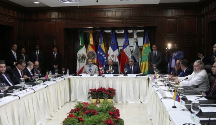 La oposición venezolana aseguró que buscará un «acuerdo político y humanitario»