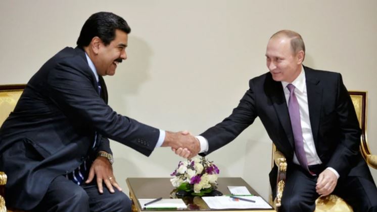 Más presencia rusa en Venezuela: Maduro entregó licencia por 30 años a petrolera Rosneft