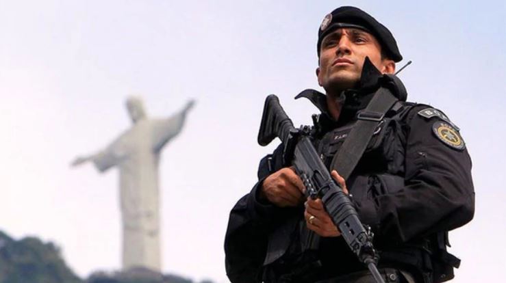 Cancelaron vacaciones de 2 mil policías en Río de Janeiro por ola de violencia y fiesta «Réveillon»