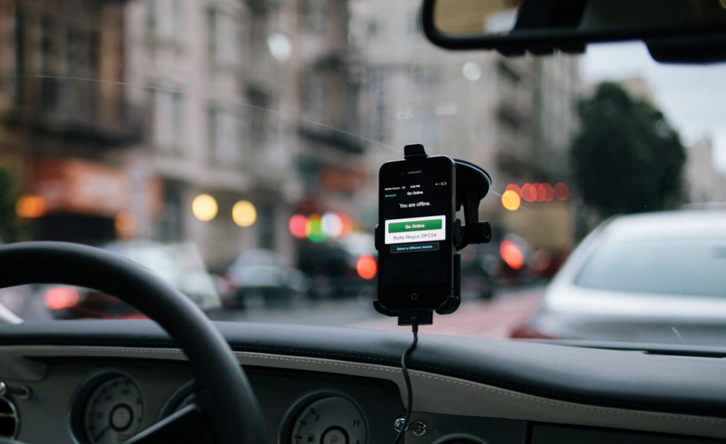 Aresep concretó segunda multa contra chofer de Uber por ¢2 millones