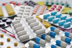 (Reportaje) Comercio ilegal de medicamentos gana terreno en el territorio nacional