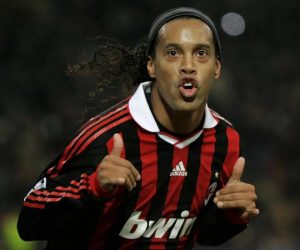 Ronaldinho anuncia su retiro del fútbol
