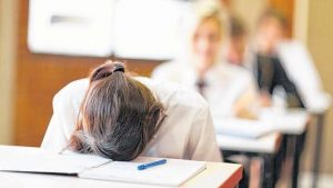 Ocho de cada 10 estudiantes de secundaria no duerme las ocho horas diarias