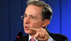 El partido de Álvaro Uribe llevará a la Corte Penal Internacional la candidatura presidencial del jefe de las FARC