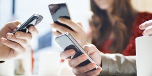 Ofertas de operadoras aumentan preferencia de ticos por postpago móvil