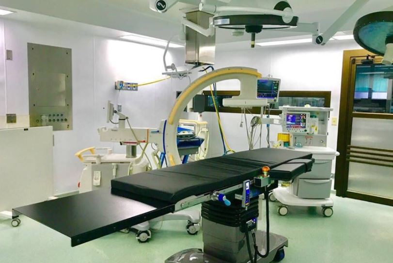 Hospital de Cartago eleva complejidad de cirugías con equipo único en Centroamérica