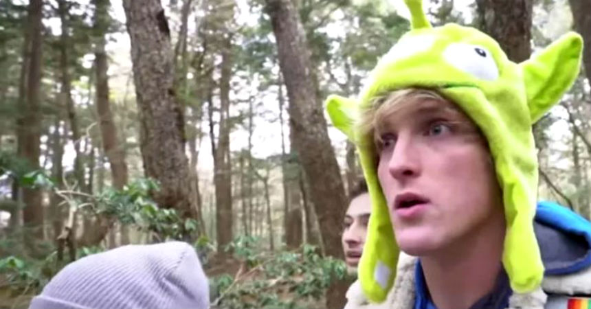 Indignación por youtuber que se graba riéndose frente a un cadáver en el «bosque de los suicidios»