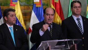 Julio Borges: «Aún no hay ningún preacuerdo, y mucho menos un acuerdo, con el gobierno» de Maduro