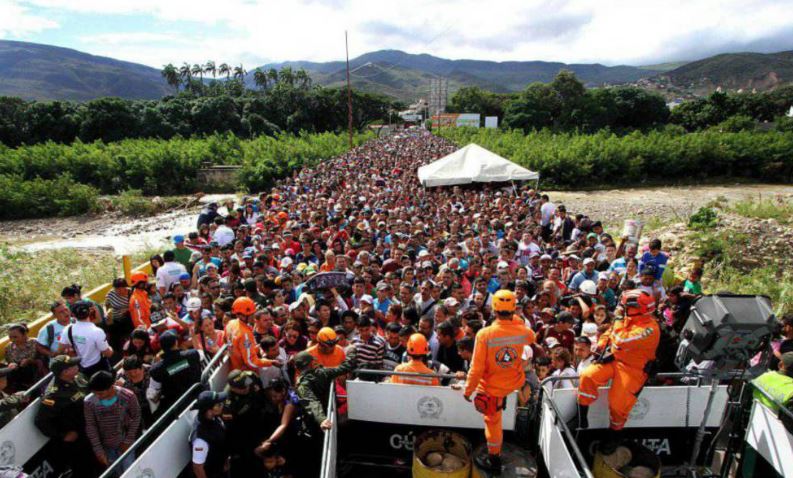 Éxodo sin retorno: Miles de venezolanos abandonan su país y llevan crisis migratoria a Colombia