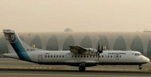 Autoridades de Irán buscan sobrevivientes tras accidente de avión con 66 personas a bordo