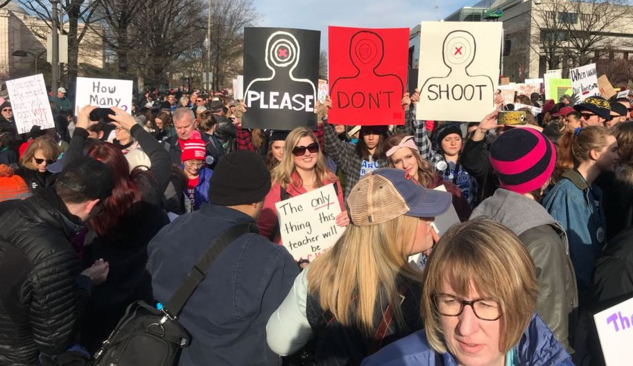 Miles llegan a Washington para la Marcha por Nuestras Vidas