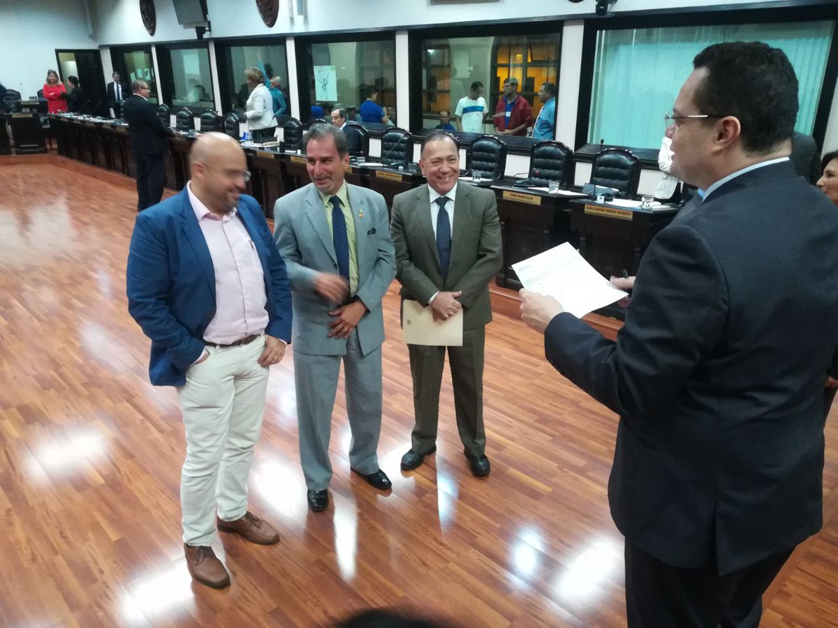 Diputados conforman comisión que estudiará revocatoria de Celso Gamboa