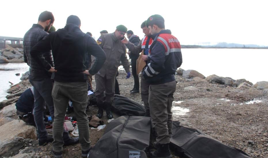Al menos 16 muertos en naufragio de barco con migrantes en Grecia