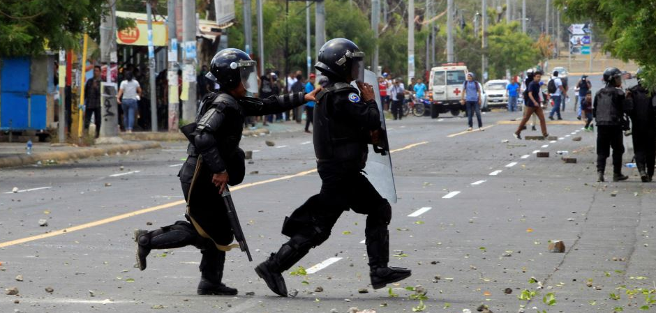 Nicaragua: Ortega acepta diálogo tras protestas que dejan 10 muertos