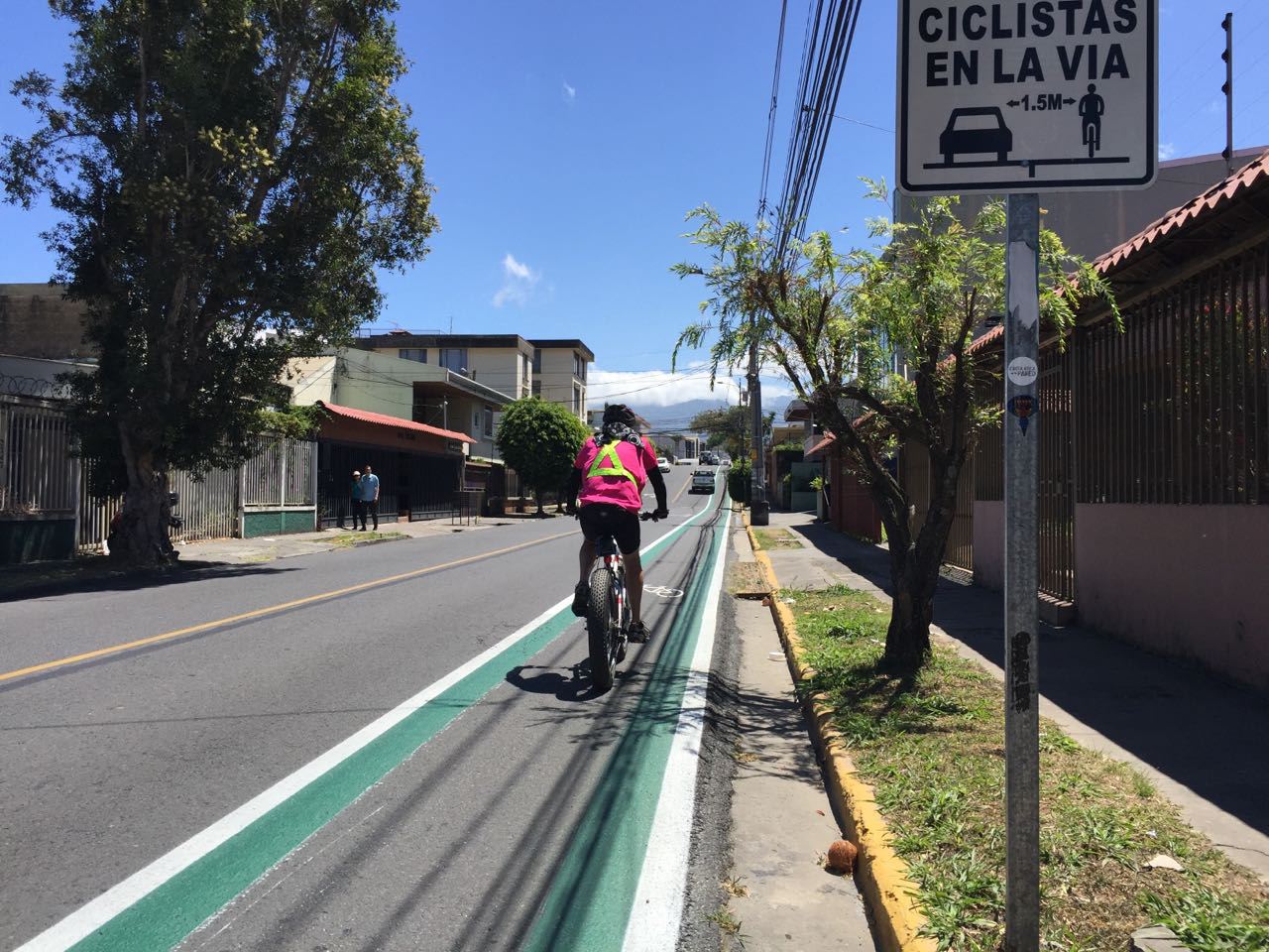 Nueva ciclovía de San José perdió ocho postes protectores durante el fin de semana