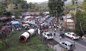 Vecinos de Mora bloquearon vía entre Puriscal y Ciudad Colón exigiendo mejoras en ruta cantonal