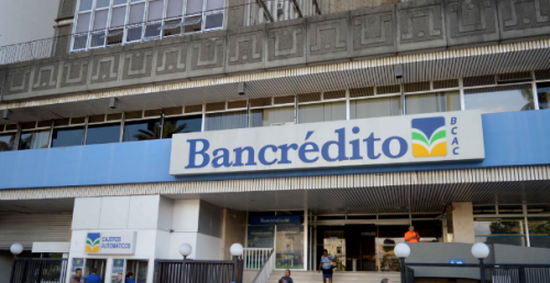 Gobierno cede a presiones y convoca proyecto que da bonificaciones a empleados de Bancrédito