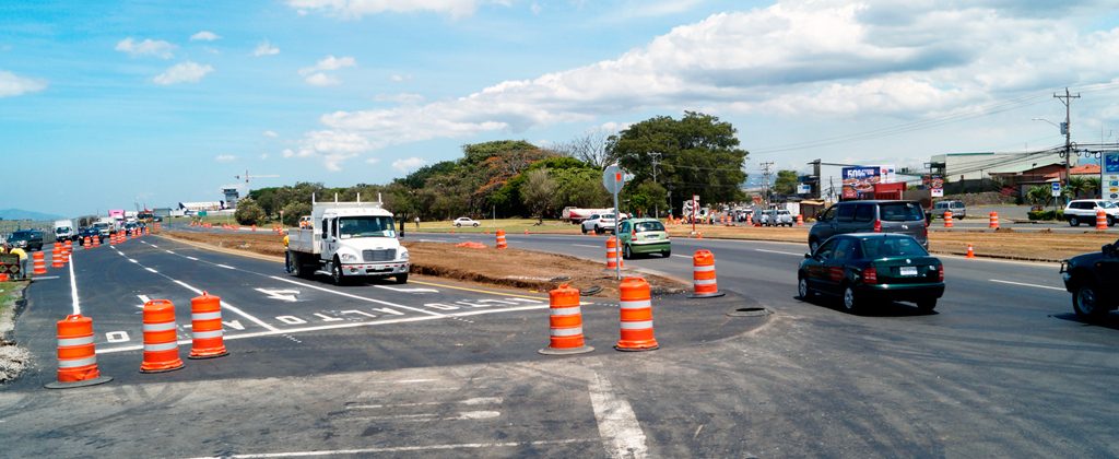 Tres cambios viales en cruce del Aeropuerto Juan Santamaría entraron a regir desde el fin de semana