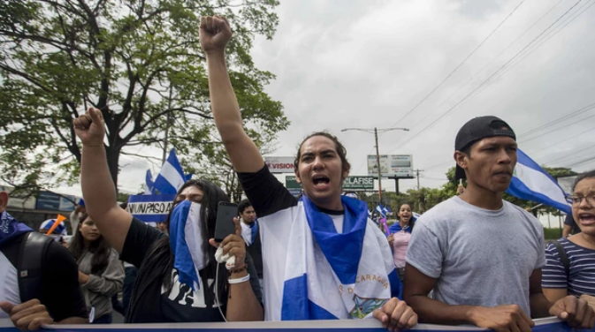 Nuevas manifestaciones y bloqueos de carreteras en Nicaragua tras la suspensión del Diálogo Nacional