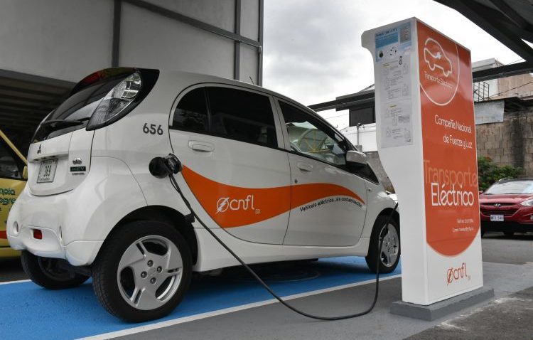 Reglamento para exoneración de vehículos eléctricos se publica la próxima semana