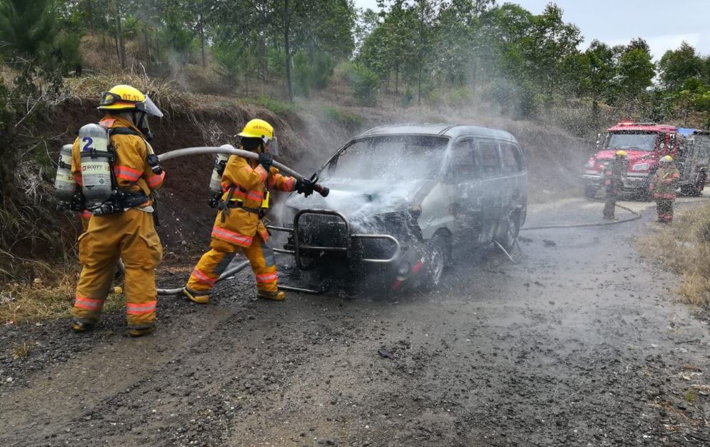 Bomberos atendieron más de 300 vehículos incendiados en lo que va del año
