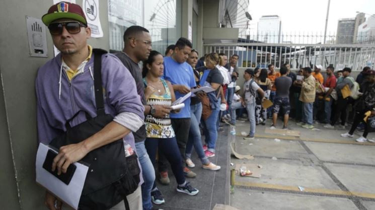 Perú ofrecerá en forma gratuita el permiso de trabajo para los migrantes venezolanos