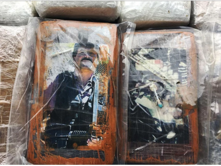 Las autoridades peruanas incautaron una tonelada de droga con los logos de Pablo Escobar y «El Chapo» Guzmán