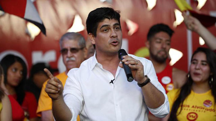 Carlos Alvarado condiciona viajes al extranjero de ministros y viceministros