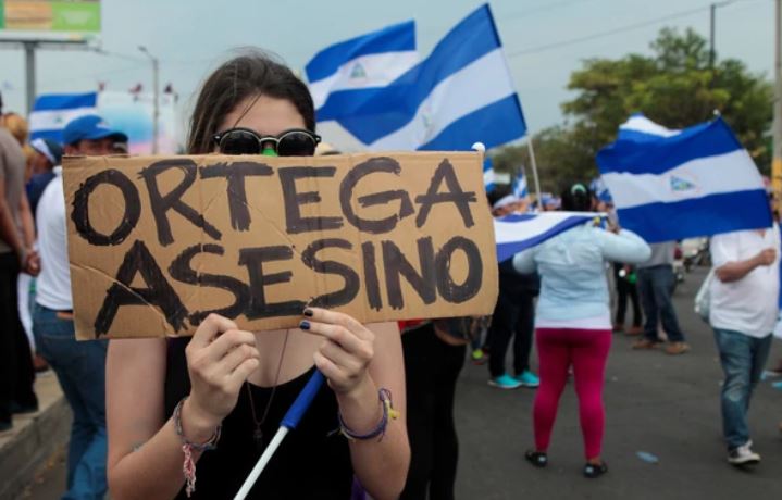 Los nicaragüenses bloquean los accesos a las ciudades para evitar ataques del régimen de Daniel Ortega