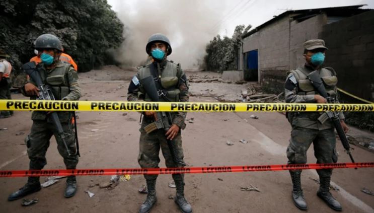Gobierno de Guatemala pudo evacuar zona del volcán antes del desastre, pero creyó que no era necesario