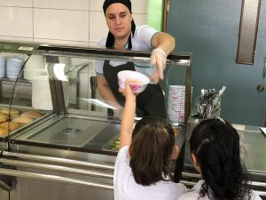 MEP ya aplica nuevo menú en más de 1300 escuelas