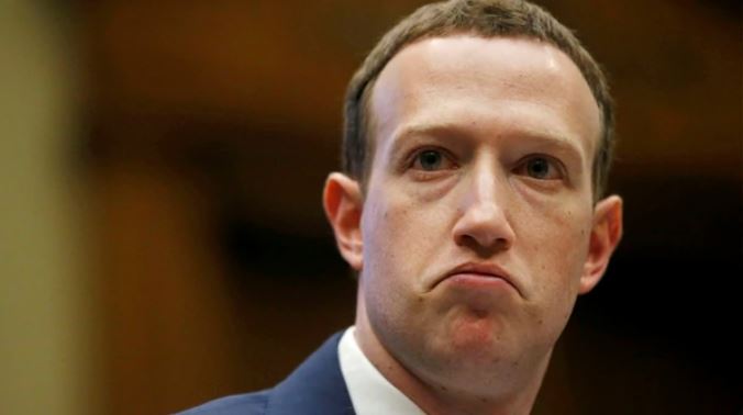 Influyente grupo de inversores de Facebook busca echar a Mark Zuckerberg