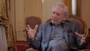 Mario Vargas Llosa debió ser hospitalizado en Madrid tras sufrir una caída