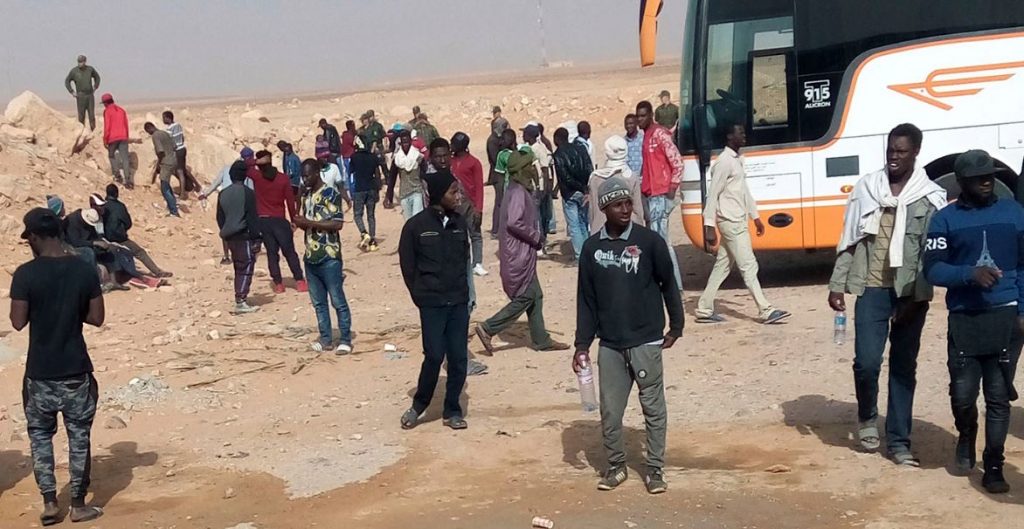 Argelia obligó a más de 13 mil migrantes a dejar el país caminando por desierto sin agua ni comida