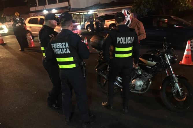 Nueve policías de Fuerza Pública detenidos por supuesto abuso de autoridad