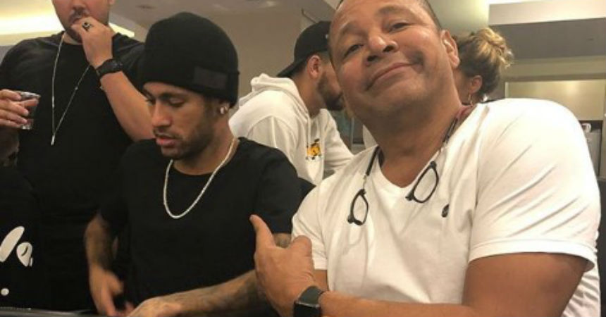 La desubicada respuesta del padre de Neymar a una periodista que le preguntó por una fiesta en Rusia