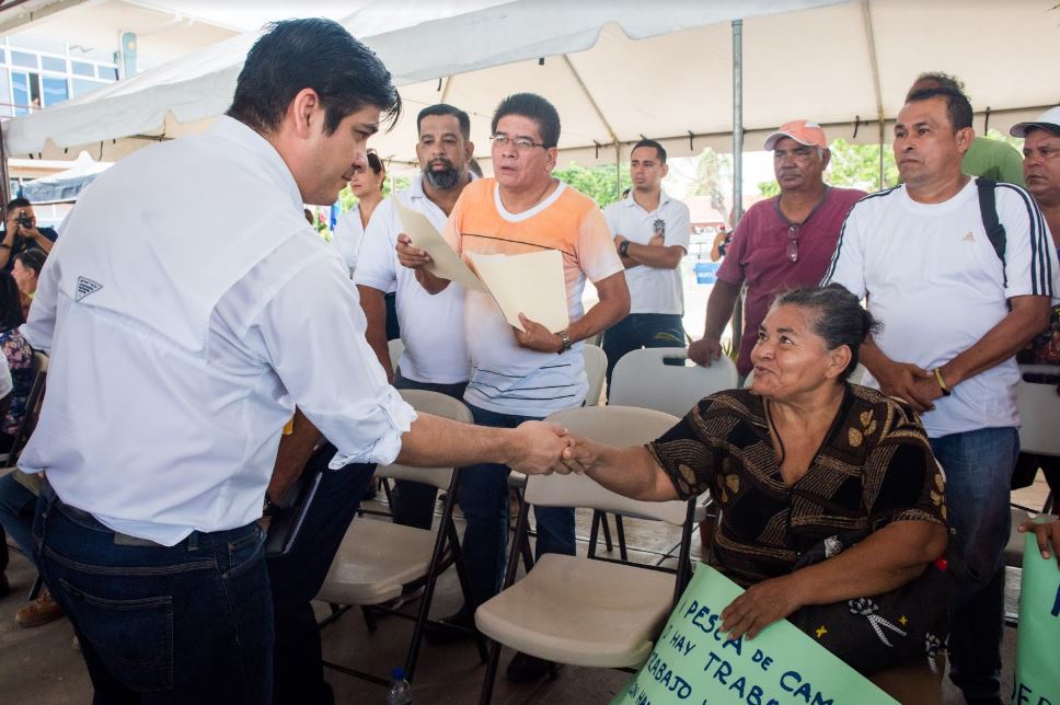 Gobierno inunda a puntarenenses de promesas en visita de Carlos Alvarado