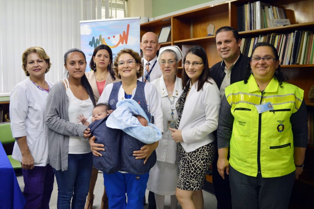 Chaleco salva vidas facilitará evacuación de bebés en caso de una emergencia