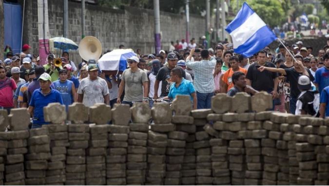 Policía antimotín de Nicaragua impidió paso a manifestantes que iban a Managua