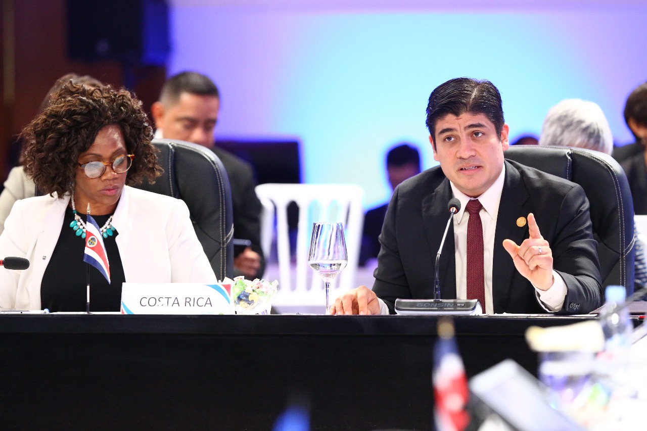 Costa Rica y España buscarán acuerdos en ambiente y economía para mujeres