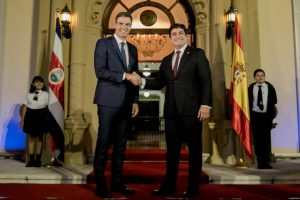 Carlos Alvarado busca apoyo político de España para ingresar a la OCDE