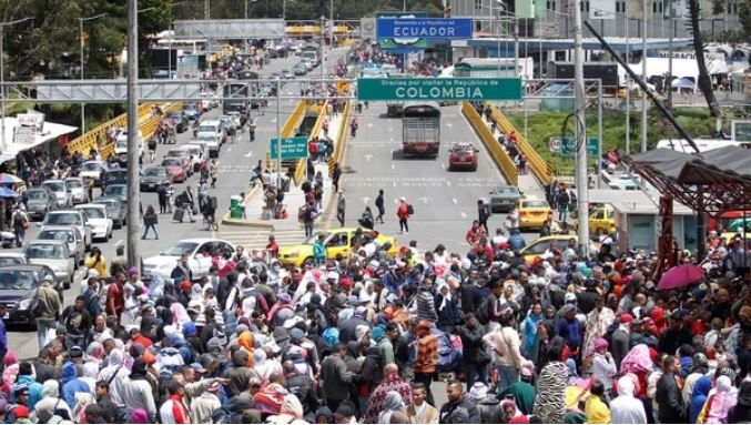Ecuador suspende requisito de pasaportes a migrantes venezolanos