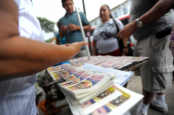 JPS gestiona sanción a tres vendedores de lotería por especular con precios