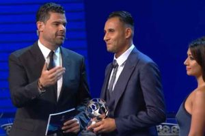 Así recibió Keylor Navas premio a mejor portero de la UEFA